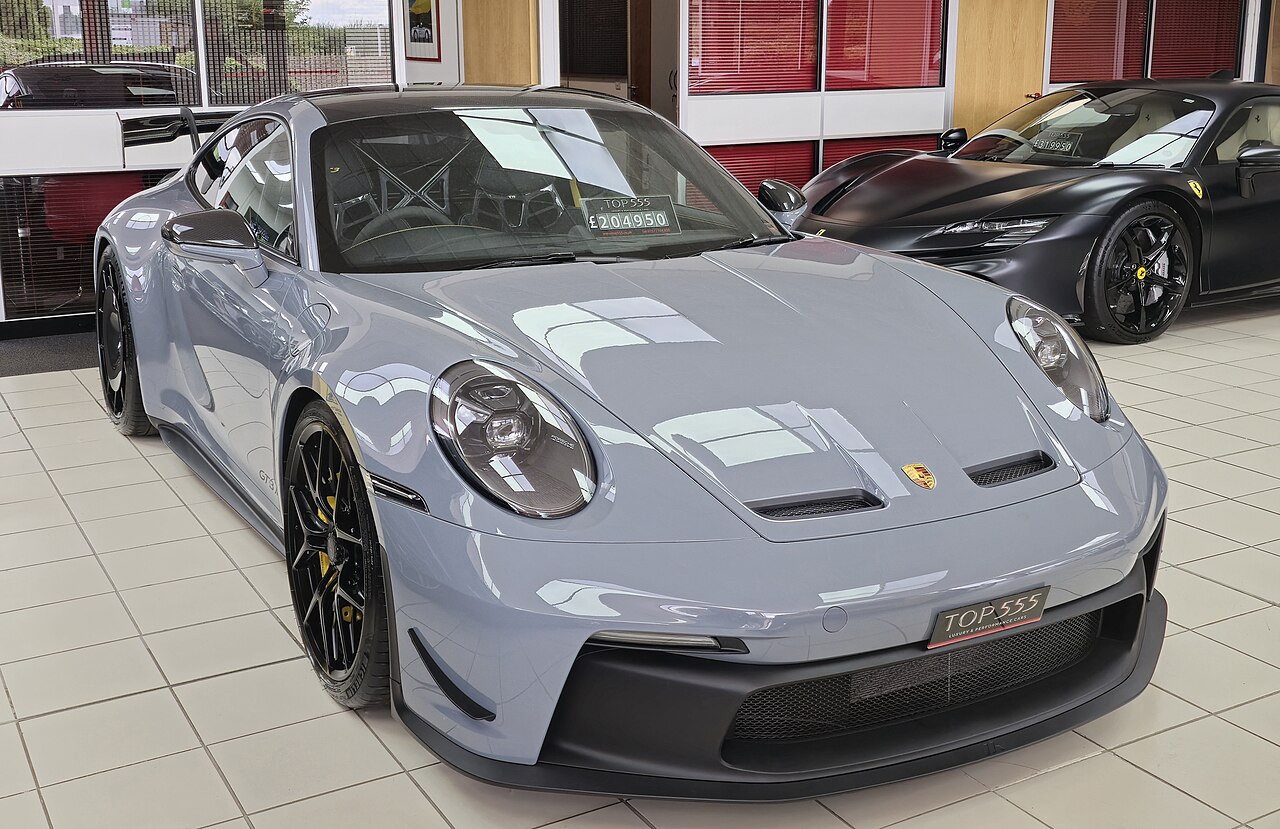 2025 Porsche 911 GT3 RS on track